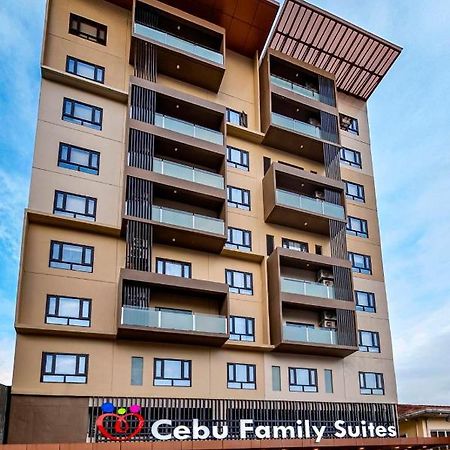 Cebu Family Suites Powered By Cocotel Esterno foto