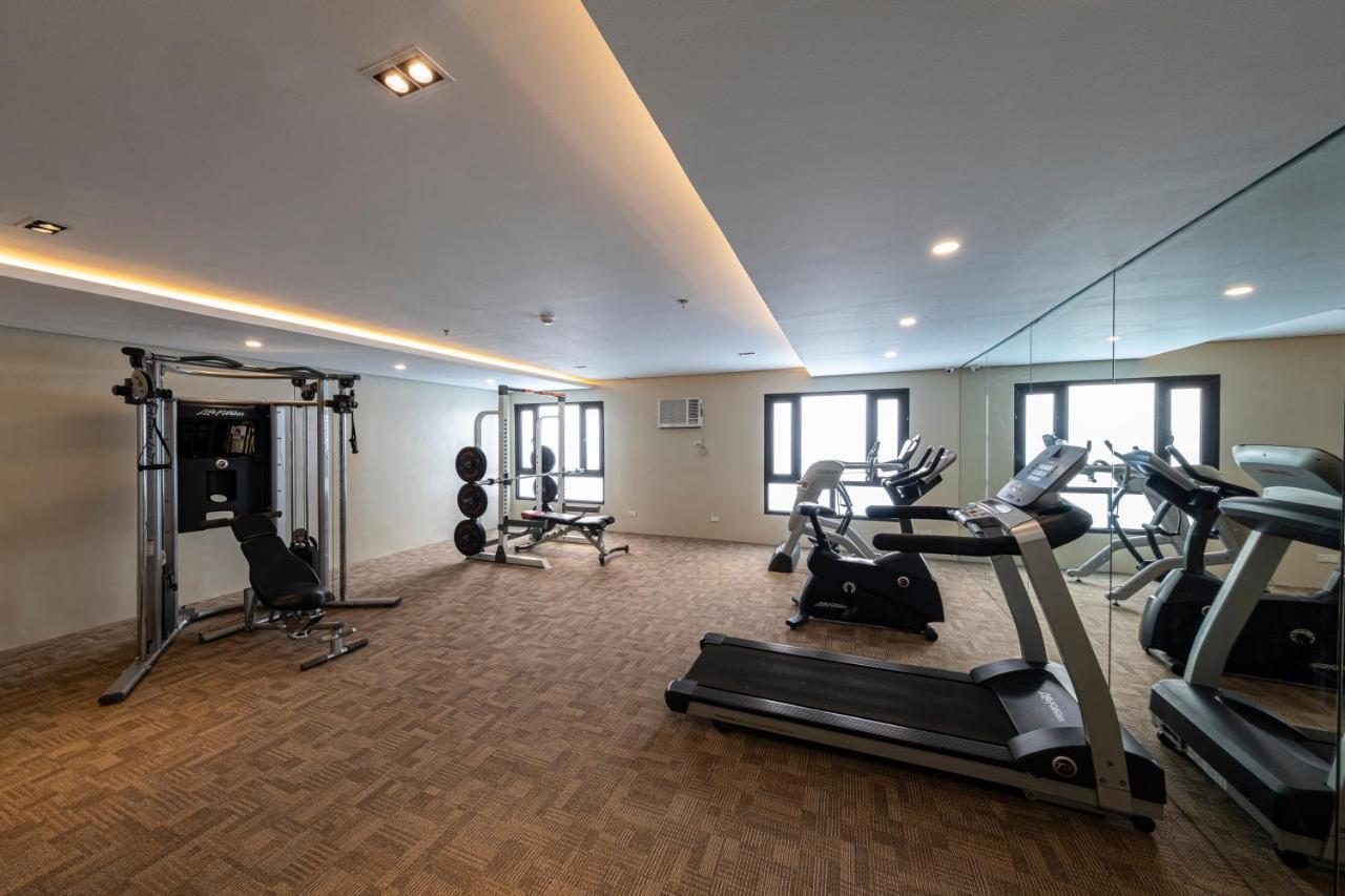 Cebu Family Suites Powered By Cocotel Esterno foto